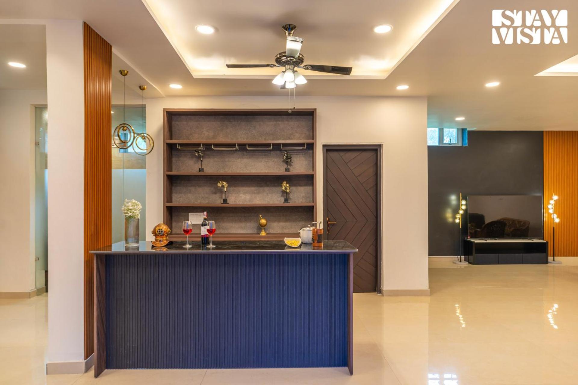 Stayvista At Wandering Vines Indoor Pool 4Bhk Luxury Villa In Delhi Sohna ภายนอก รูปภาพ