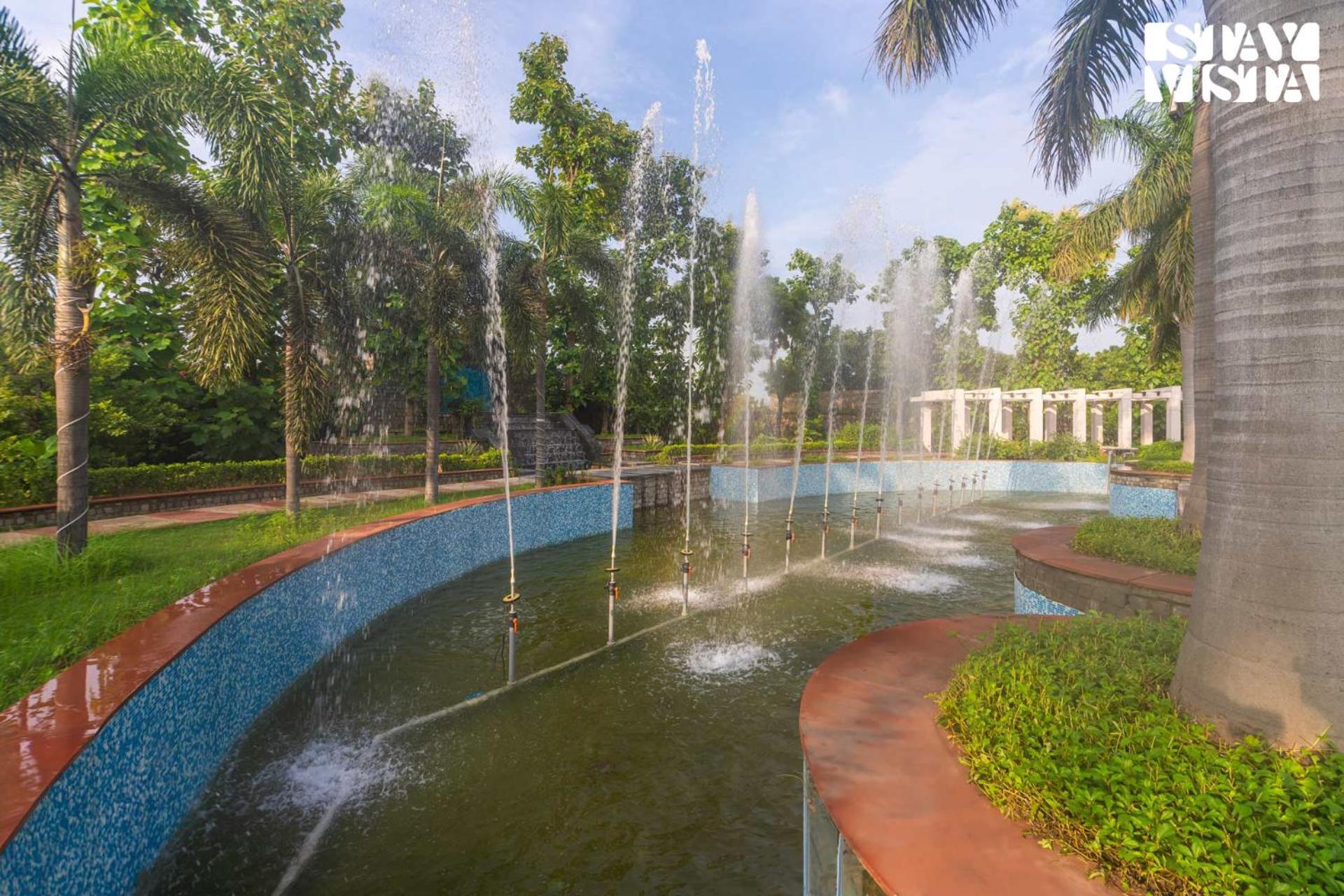 Stayvista At Wandering Vines Indoor Pool 4Bhk Luxury Villa In Delhi Sohna ภายนอก รูปภาพ