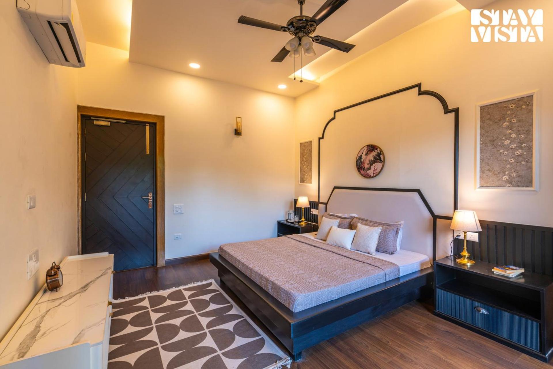 Stayvista At Wandering Vines Indoor Pool 4Bhk Luxury Villa In Delhi Sohna ภายนอก รูปภาพ