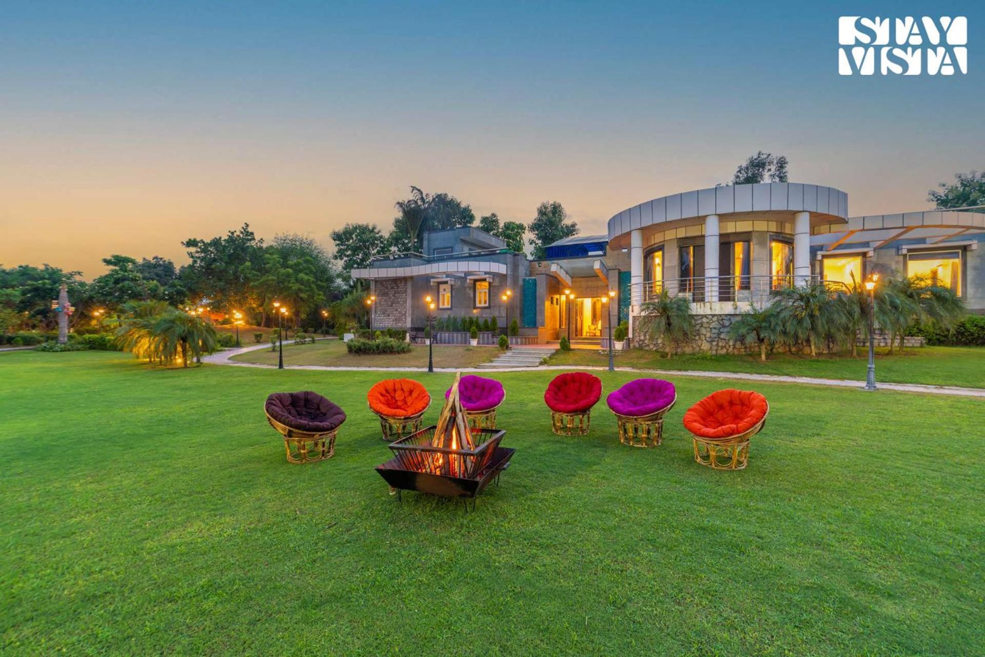 Stayvista At Wandering Vines Indoor Pool 4Bhk Luxury Villa In Delhi Sohna ภายนอก รูปภาพ