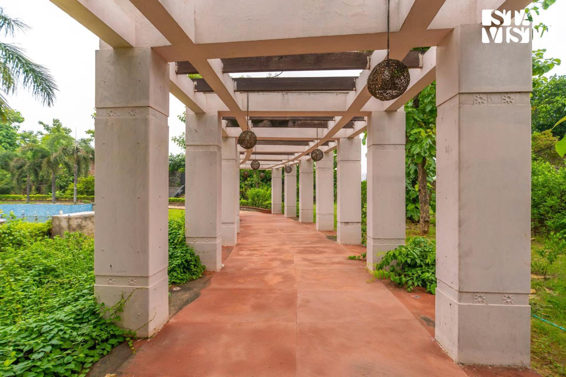 Stayvista At Wandering Vines Indoor Pool 4Bhk Luxury Villa In Delhi Sohna ภายนอก รูปภาพ
