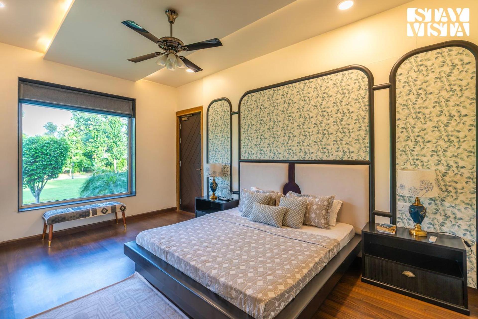 Stayvista At Wandering Vines Indoor Pool 4Bhk Luxury Villa In Delhi Sohna ภายนอก รูปภาพ