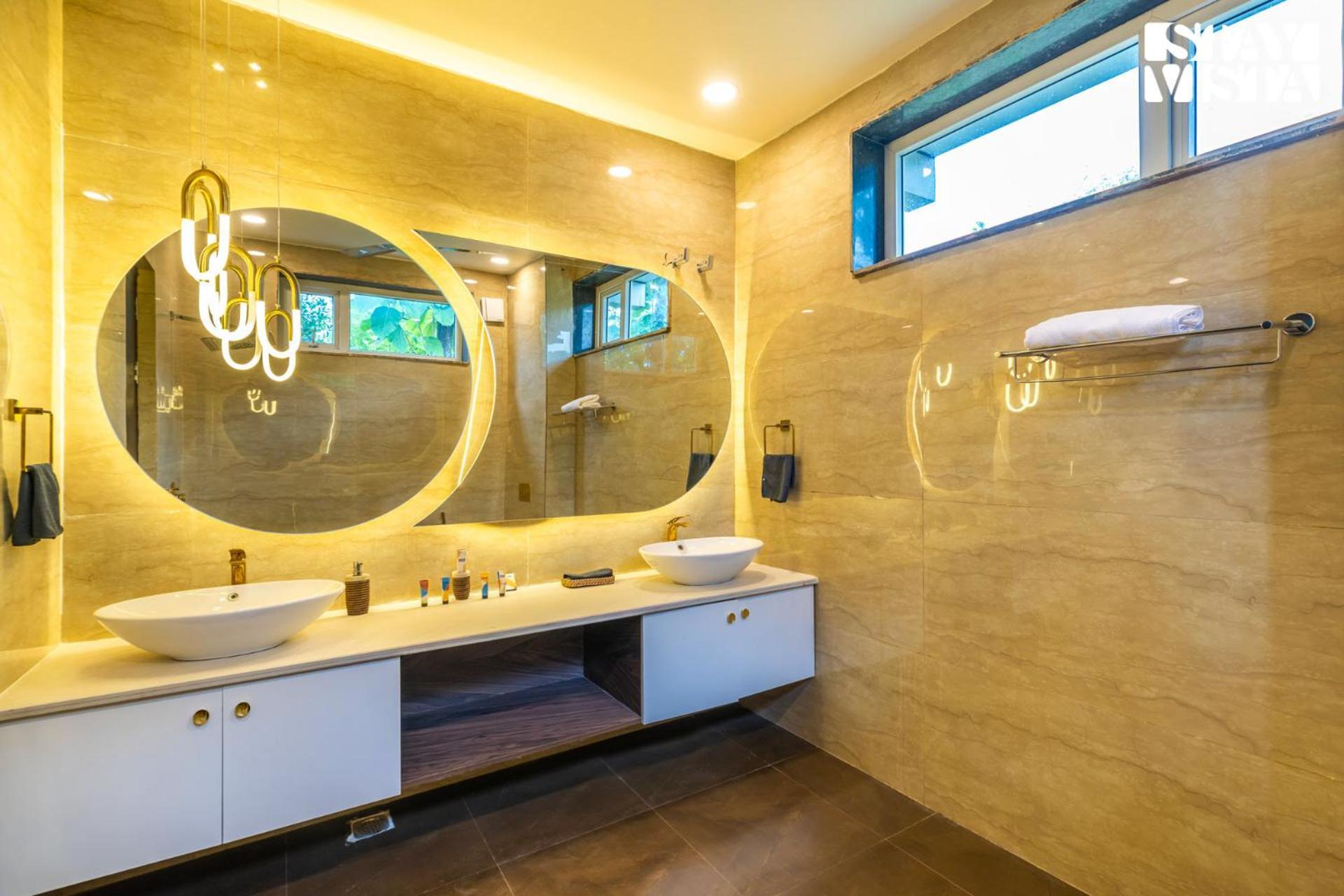 Stayvista At Wandering Vines Indoor Pool 4Bhk Luxury Villa In Delhi Sohna ภายนอก รูปภาพ