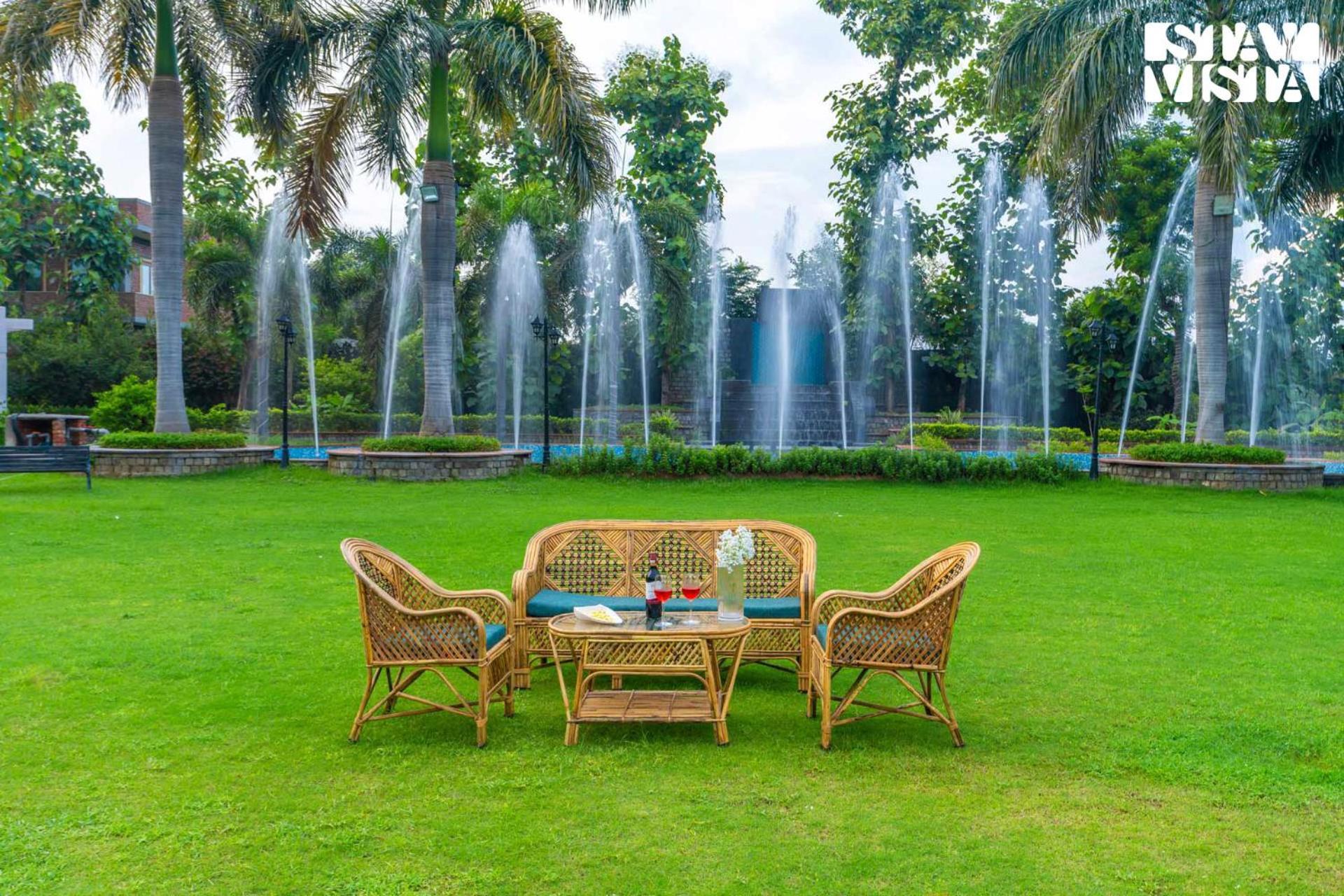 Stayvista At Wandering Vines Indoor Pool 4Bhk Luxury Villa In Delhi Sohna ภายนอก รูปภาพ