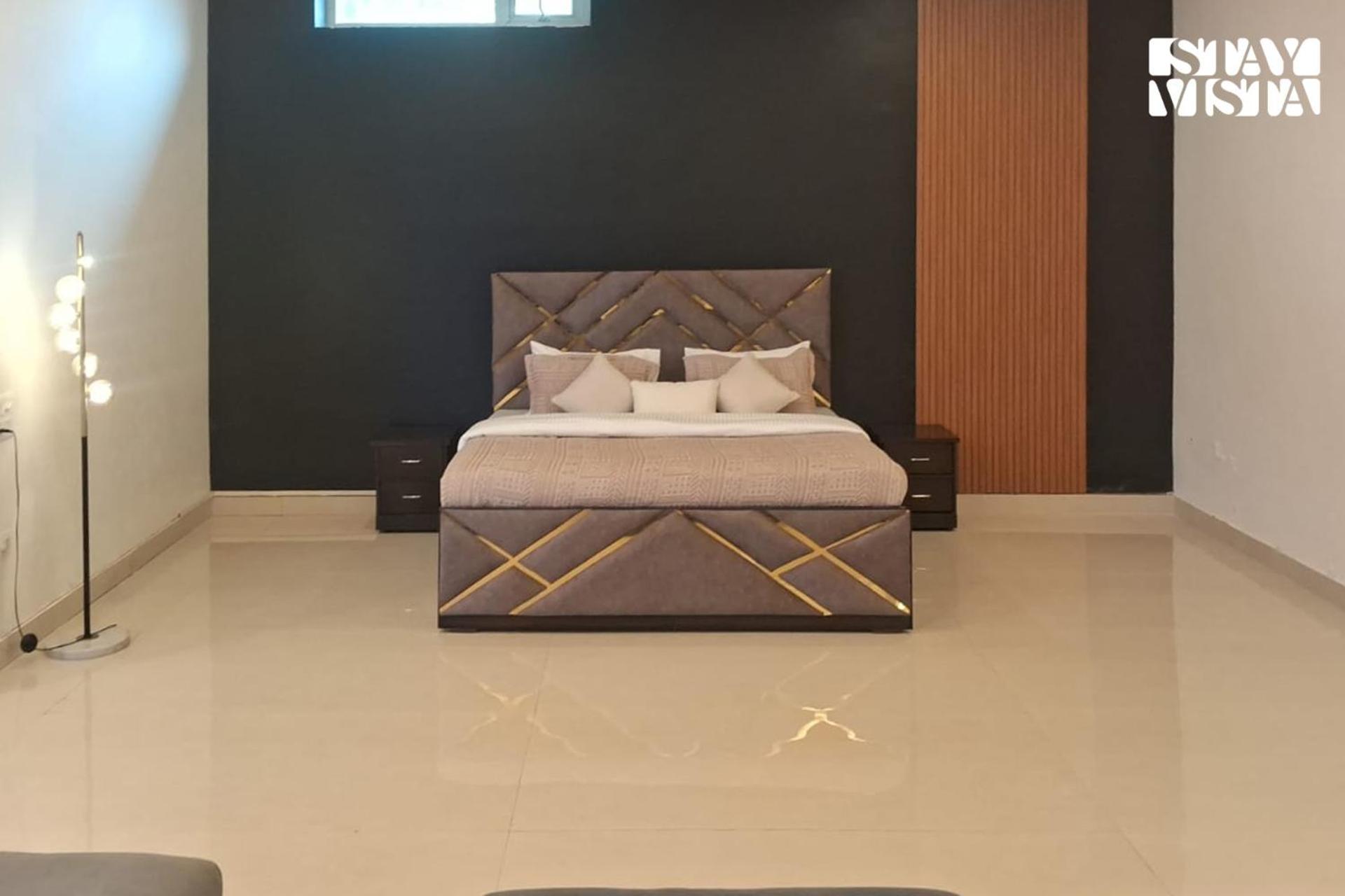 Stayvista At Wandering Vines Indoor Pool 4Bhk Luxury Villa In Delhi Sohna ภายนอก รูปภาพ